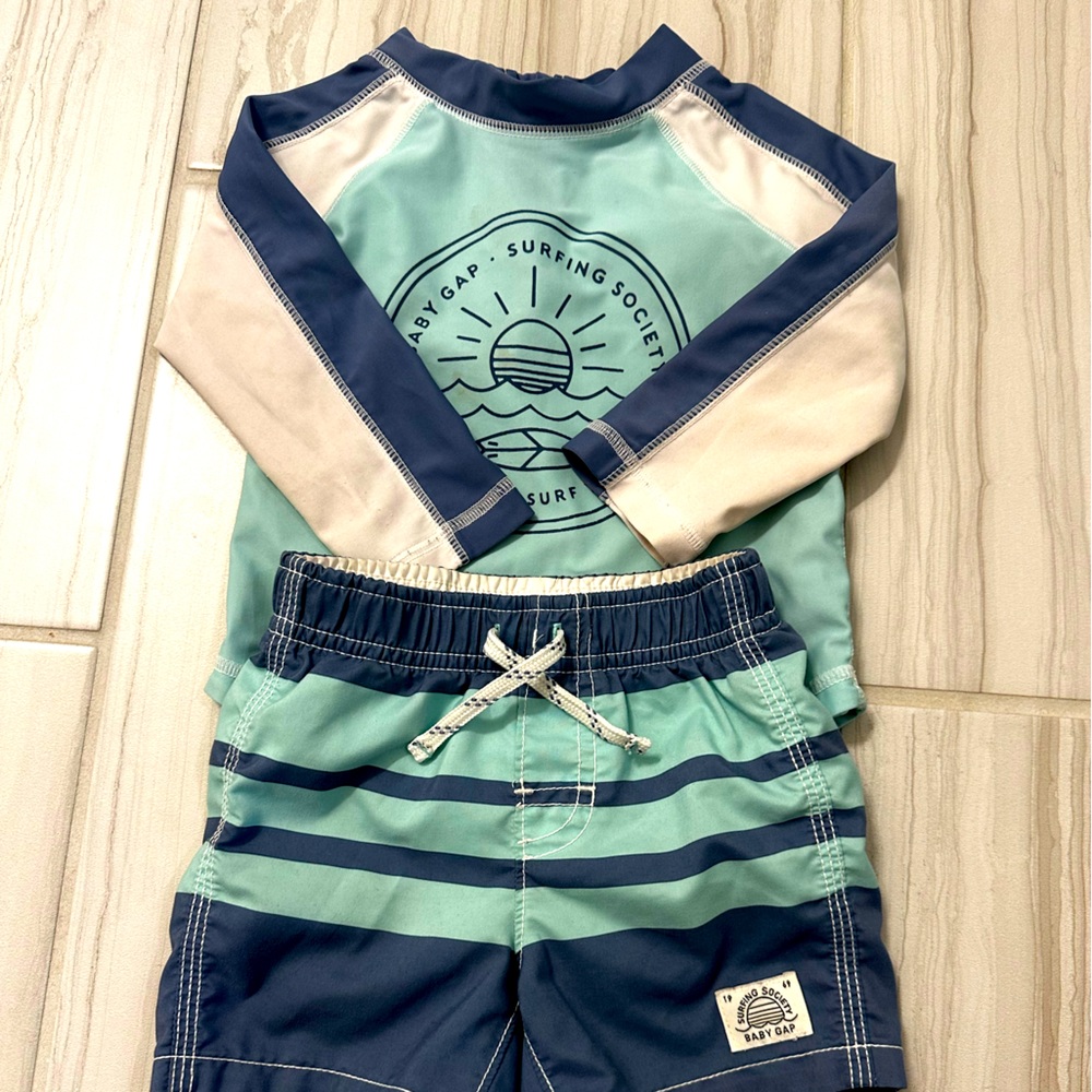 Gap kids- 6-12 mth swim trunk + rash guard set